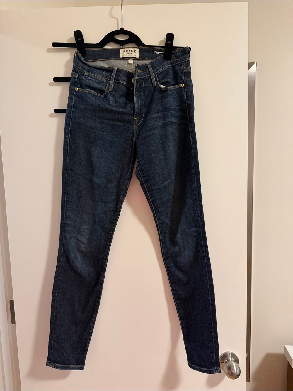 Frame Denim Skinny Jeans in Dark Blue Wash